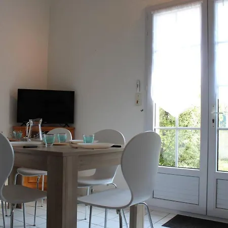 Maison 3 Pieces, Terrasse, Proche Plage, Calme - Fr-1-246A-69 Vakantiehuis *